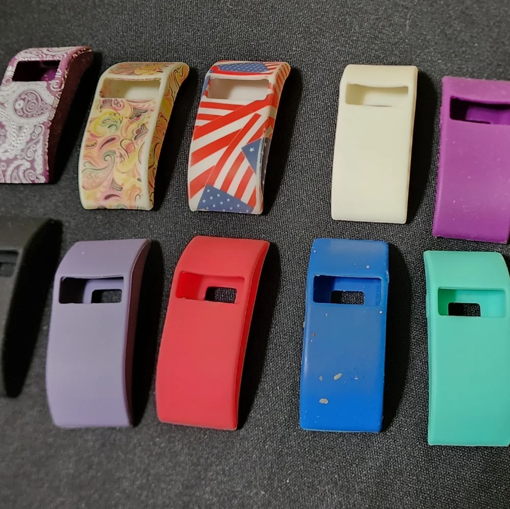Bundle of 16 silicone covers for a Fitbit Charge HR